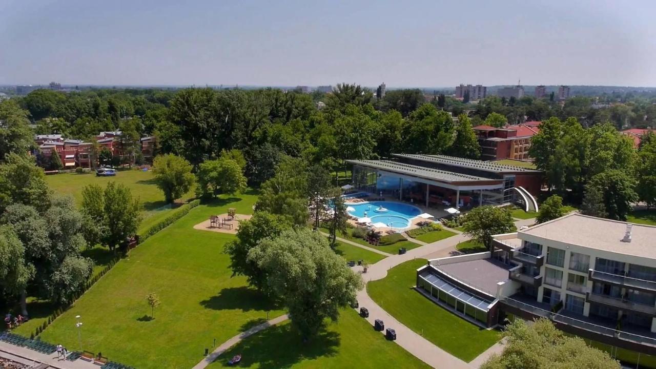 Mf Villa Azur Wellness Apartment Siófok Eksteriør billede