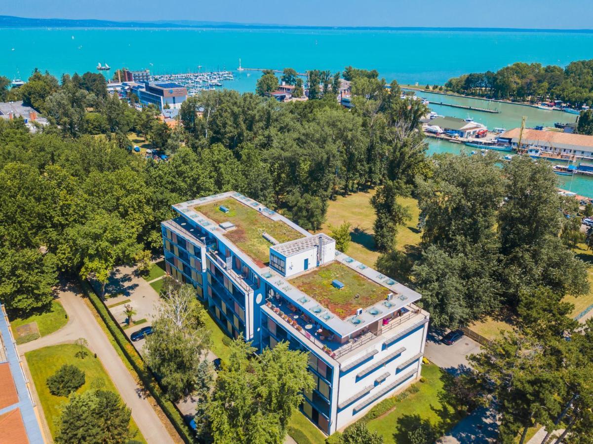 Mf Villa Azur Wellness Apartment Siófok Eksteriør billede
