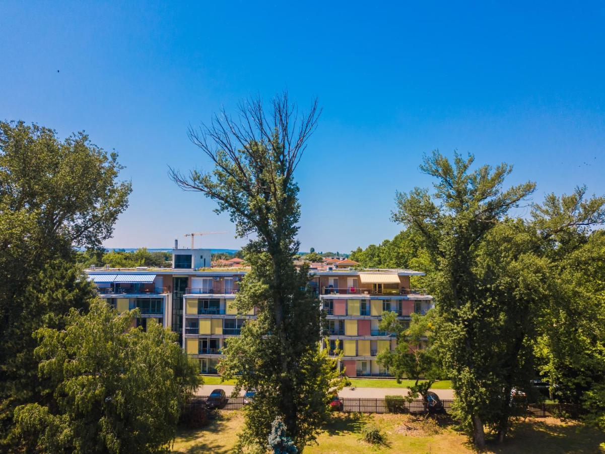 Mf Villa Azur Wellness Apartment Siófok Eksteriør billede